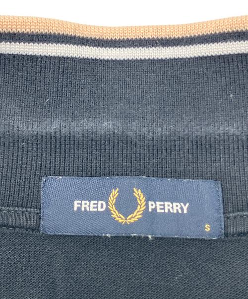 FRED PERRY（フレッドペリー）FRED PERRY (フレッドペリー) ポロシャツ ネイビー×ホワイト サイズ:Sの古着・服飾アイテム