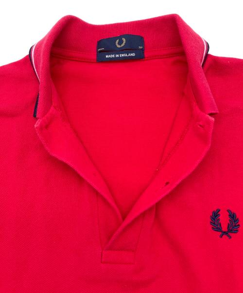 FRED PERRY（フレッドペリー）FRED PERRY (フレッドペリー) ポロシャツ レッド×ネイビー サイズ:38の古着・服飾アイテム