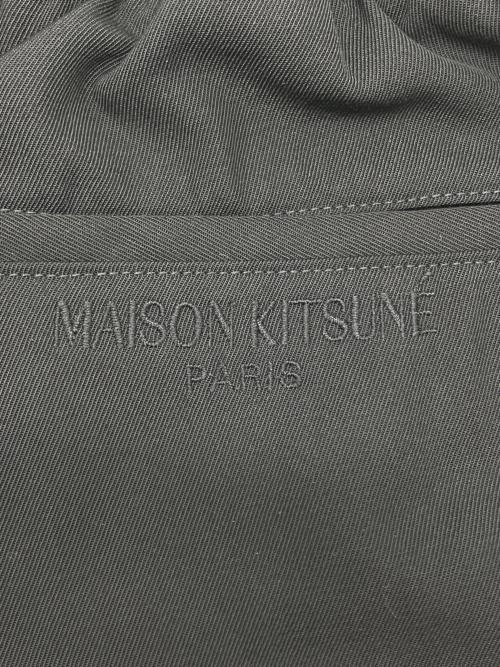 maison kitsune（メゾンキツネ）maison kitsune (メゾンキツネ) テーパードパンツ ブラック サイズ:Sの古着・服飾アイテム