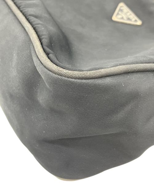 PRADA（プラダ）PRADA (プラダ) トライアングルロゴプレート　ハンドポーチ ブラックの古着・服飾アイテム