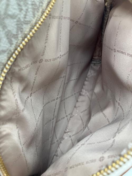 MICHAEL KORS（マイケルコース）MICHAEL KORS (マイケルコース) リュック ホワイトの古着・服飾アイテム
