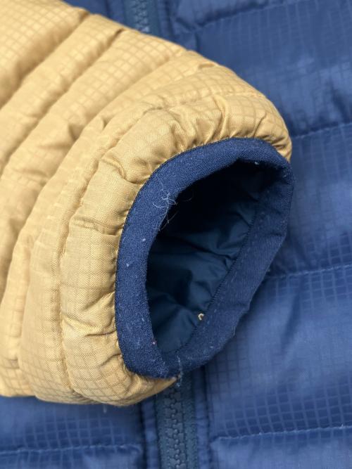 THE NORTH FACE（ザ ノース フェイス）THE NORTH FACE (ザ ノース フェイス) ダウンジャケット ベージュ×ネイビー サイズ:XSの古着・服飾アイテム