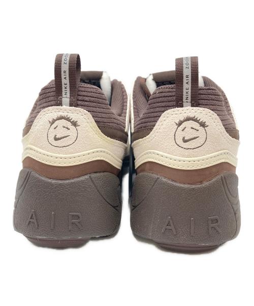 NIKE（ナイキ）NIKE (ナイキ) Travis Scott × Nike Zoom Field Jaxx ブラウン×アイボリー サイズ:28㎝ 未使用品の古着・服飾アイテム