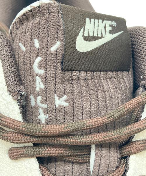NIKE（ナイキ）NIKE (ナイキ) Travis Scott × Nike Zoom Field Jaxx ブラウン×アイボリー サイズ:28㎝ 未使用品の古着・服飾アイテム