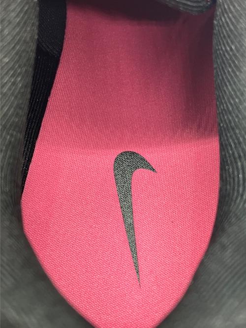 NIKE（ナイキ）NIKE (ナイキ) Nike Shox Z Women's ピンク サイズ:24.5cmの古着・服飾アイテム