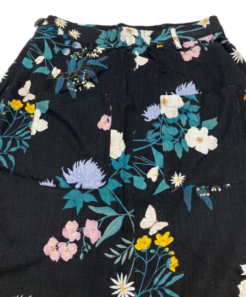 Tnewties（トゥエンティーズ）Tnewties (トゥエンティーズ) スカート　金魚すくい一回1OO円 ブラック サイズ:Ｍの古着・服飾アイテム
