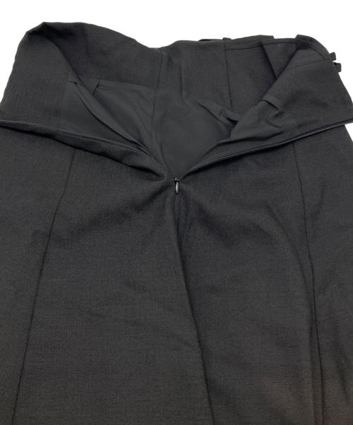 Tnewties（トゥエンティーズ）Tnewties (トゥエンティーズ) ダブルシンショルダーストラップサスペンダースカート　人魚が尻尾を見せちゃった ブラック サイズ:Sの古着・服飾アイテム