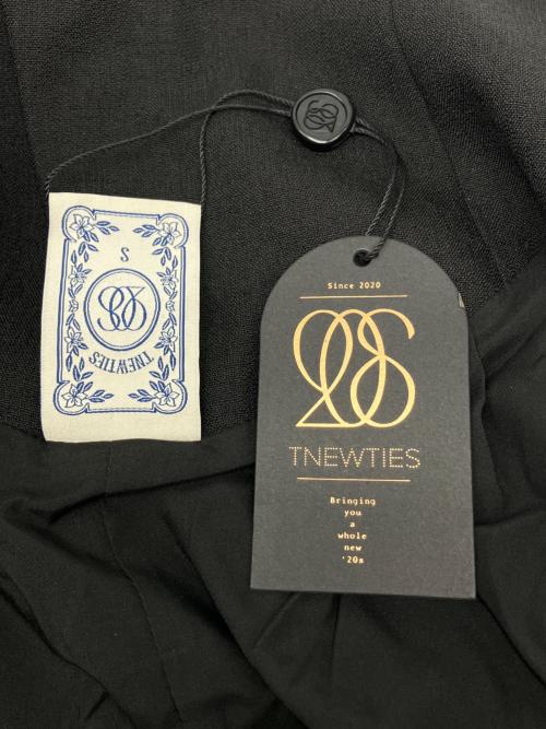 Tnewties（トゥエンティーズ）Tnewties (トゥエンティーズ) ダブルシンショルダーストラップサスペンダースカート　人魚が尻尾を見せちゃった ブラック サイズ:Sの古着・服飾アイテム
