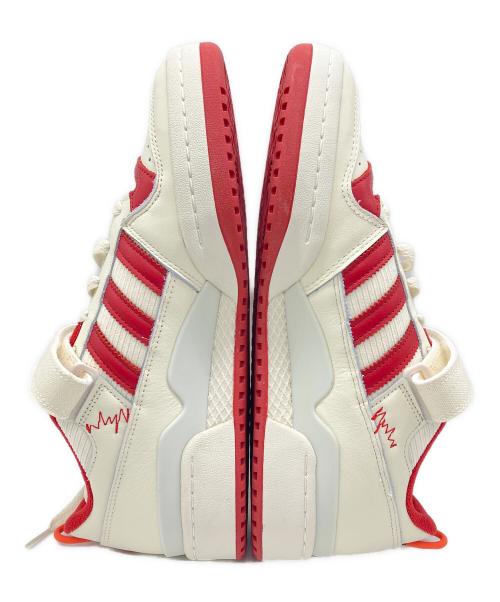 adidas（アディダス）adidas (アディダス) Home Alone × adidas Forum Low ベージュ×レッド サイズ:27.5㎝の古着・服飾アイテム