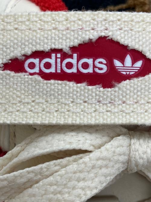 adidas（アディダス）adidas (アディダス) Home Alone × adidas Forum Low ベージュ×レッド サイズ:27.5㎝の古着・服飾アイテム