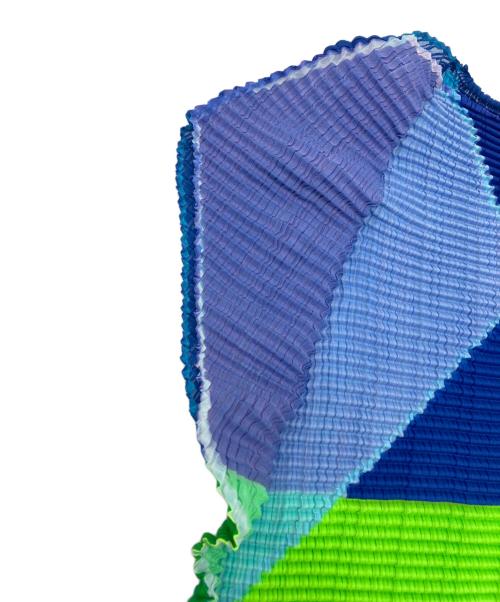 ISSEY MIYAKE（イッセイミヤケ）ISSEY MIYAKE (イッセイミヤケ) ノースリーブカットソー ブルー×グリーン サイズ:2の古着・服飾アイテム