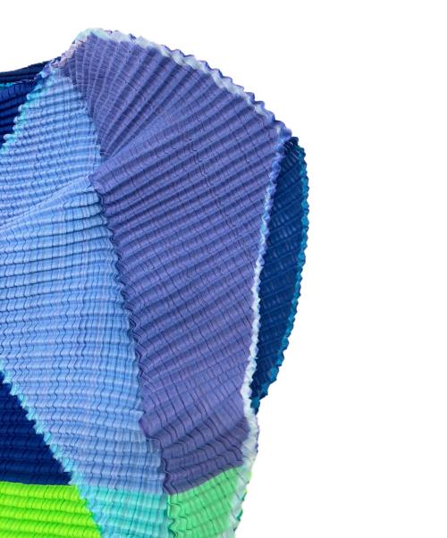 ISSEY MIYAKE（イッセイミヤケ）ISSEY MIYAKE (イッセイミヤケ) ノースリーブカットソー ブルー×グリーン サイズ:2の古着・服飾アイテム