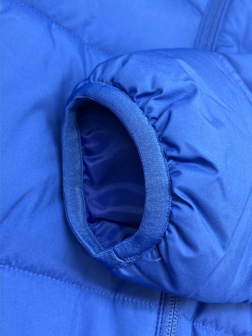 adidas（アディダス）adidas (アディダス) 中綿ジャケット ブルー サイズ:150 未使用品の古着・服飾アイテム