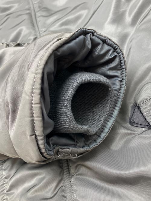 ALPHA INDUSTRIES（アルファインダストリーズ）ALPHA INDUSTRIES (アルファインダストリーズ) ミリタリージャケット グレー サイズ:Ｍの古着・服飾アイテム