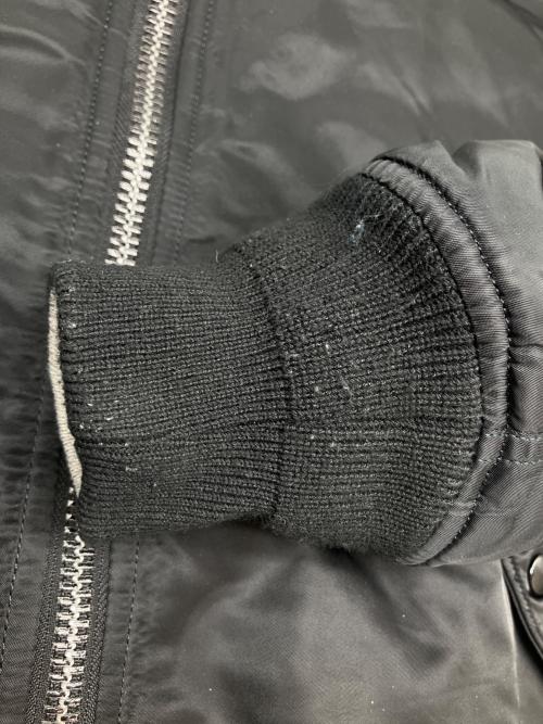 ALPHA INDUSTRIES（アルファインダストリーズ）ALPHA INDUSTRIES (アルファインダストリーズ) フライトジャケット ブラック サイズ:Ｍの古着・服飾アイテム