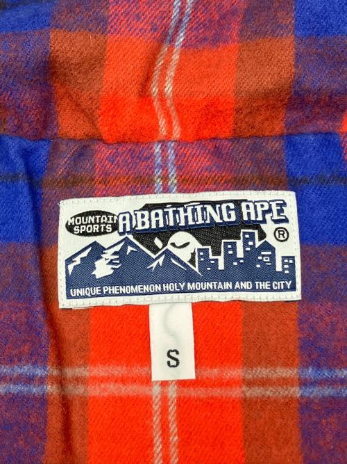 A BATHING APE（アベイシングエイプ）A BATHING APE (アベイシングエイプ) ダウンベスト ベージュ サイズ:Sの古着・服飾アイテム