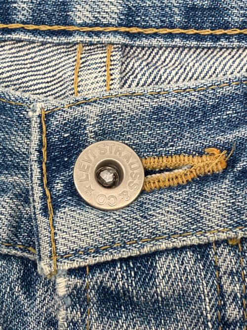 LEVI'S（リーバイス）LEVI'S (リーバイス) 701XXシンチバックセルビッチデニムパンツ ボタン裏J22 赤耳 BIG E インディゴ サイズ:W30の古着・服飾アイテム