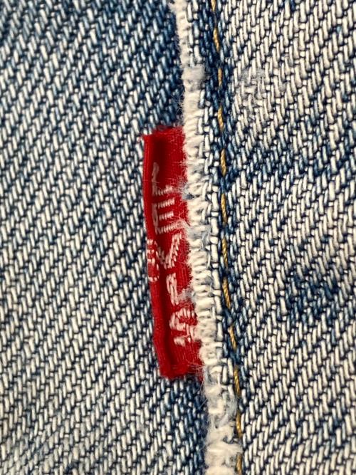 LEVI'S（リーバイス）LEVI'S (リーバイス) 701XXシンチバックセルビッチデニムパンツ ボタン裏J22 赤耳 BIG E インディゴ サイズ:W30の古着・服飾アイテム