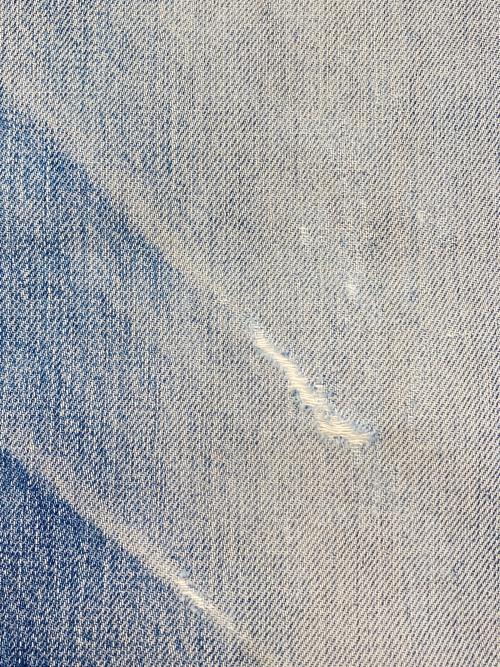 LEVI'S（リーバイス）LEVI'S (リーバイス) 701XXシンチバックセルビッチデニムパンツ ボタン裏J22 赤耳 BIG E インディゴ サイズ:W30の古着・服飾アイテム