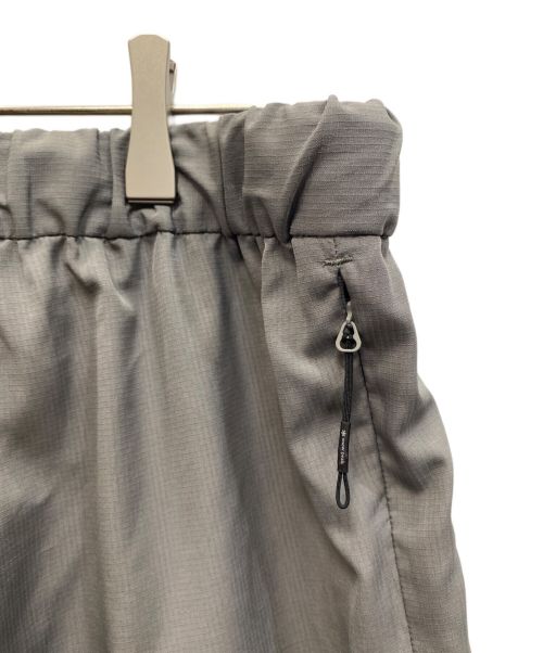 Snow peak（スノーピーク）Snow peak (スノーピーク) プリンテッドインセクトシールドパンツ グレー×カーキ サイズ:Lの古着・服飾アイテム