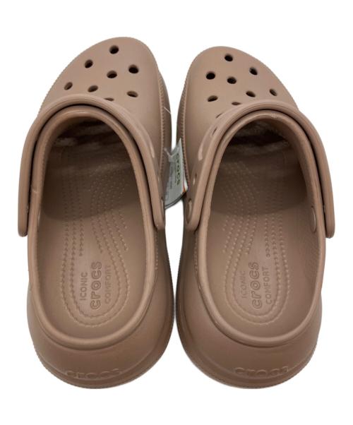 crocs（クロックス）crocs (クロックス) クラッシュ クロッグ 厚底サンダル ベージュ サイズ:m4w6の古着・服飾アイテム
