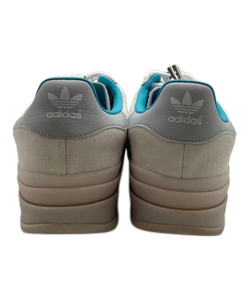 adidas（アディダス）adidas (アディダス) スニーカー アイボリー×ブルー サイズ:28の古着・服飾アイテム