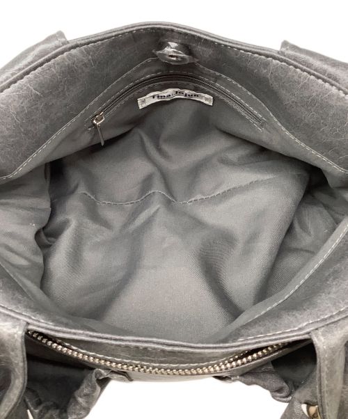 Tina Jojun（ティーナ ジョジュン）Tina Jojun (ティーナ ジョジュン) ハートスタッズハンドバッグ グレーの古着・服飾アイテム