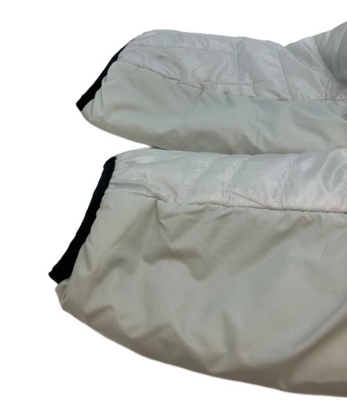 adidas（アディダス）adidas (アディダス) インサレーション パデッドジャケット ライトグレー サイズ:Mの古着・服飾アイテム