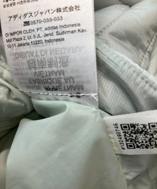 adidas（アディダス）adidas (アディダス) インサレーション パデッドジャケット ライトグレー サイズ:Mの古着・服飾アイテム