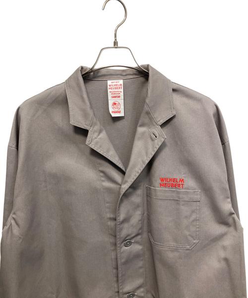 JOURNAL STANDARD relume（ジャーナルスタンダード レリューム）JOURNAL STANDARD relume (ジャーナルスタンダード レリューム) WILHELM NEUBERT×FRANZ コート グレー サイズ:Lの古着・服飾アイテム