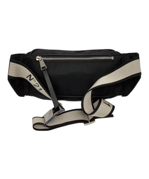 N°21 numero ventuno（ヌメロヴェントゥーノ）N°21 numero ventuno (ヌメロヴェントゥーノ) ボディーバッグ ブラックの古着・服飾アイテム