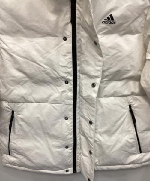 adidas（アディダス）adidas (アディダス) ダウンジャケット ホワイト サイズ:Ｌ 未使用品の古着・服飾アイテム