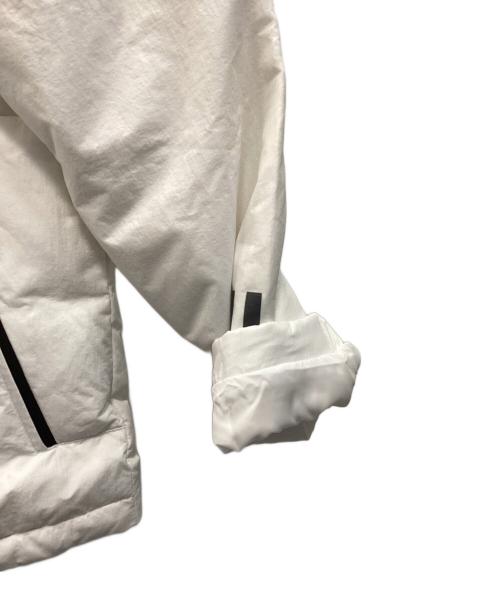 adidas（アディダス）adidas (アディダス) ダウンジャケット ホワイト サイズ:Ｌ 未使用品の古着・服飾アイテム
