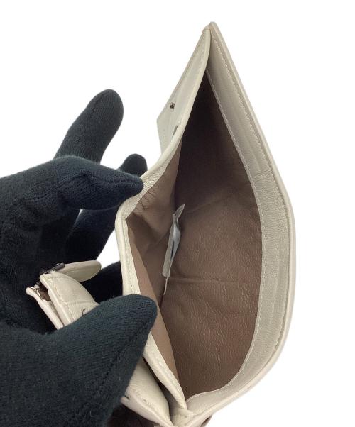BOTTEGA VENETA（ボッテガベネタ）BOTTEGA VENETA (ボッテガベネタ) 3つ折り財布 アイボリーの古着・服飾アイテム