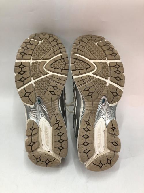 NEW BALANCE（ニューバランス）NEW BALANCE (ニューバランス) スニーカー グレー×ホワイト サイズ:27の古着・服飾アイテム