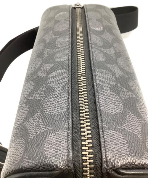 COACH（コーチ）COACH (コーチ) アクセルクロスボディバッグ グレー×ブラックの古着・服飾アイテム