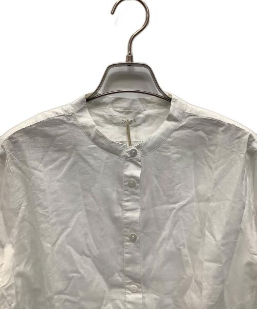 YARRA（ヤラ）YARRA (ヤラ) バンドカラーシャツ ホワイト サイズ:Ｆｒｅｅ 未使用品の古着・服飾アイテム