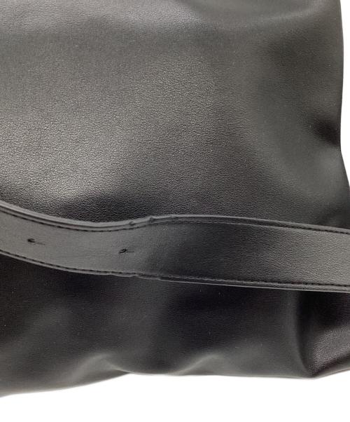 RIM.ARK（リムアーク）RIM.ARK (リムアーク) Minimal Shoulder BIG BAG ブラックの古着・服飾アイテム