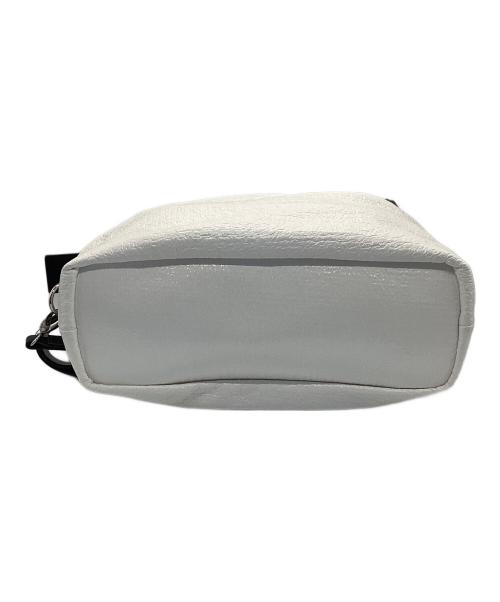 ADORE（アドーア）ADORE (アドーア) ショルダーバッグ ホワイト×ブラック 未使用品の古着・服飾アイテム