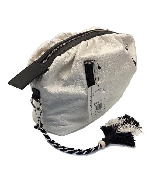 ADORE（アドーア）ADORE (アドーア) ショルダーバッグ ホワイト×ブラック 未使用品の古着・服飾アイテム