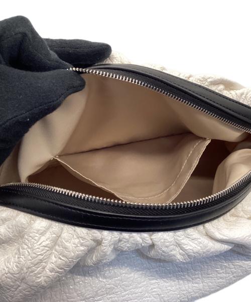 ADORE（アドーア）ADORE (アドーア) ショルダーバッグ ホワイト×ブラック 未使用品の古着・服飾アイテム