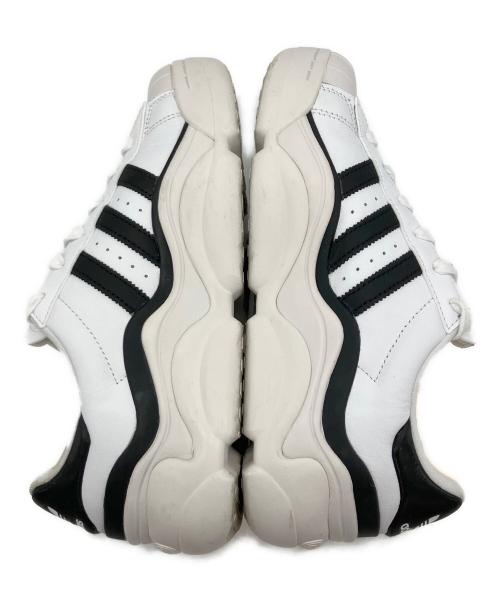 adidas（アディダス）adidas (アディダス) ローカットスニーカー ホワイト×ブラック サイズ:23.5の古着・服飾アイテム