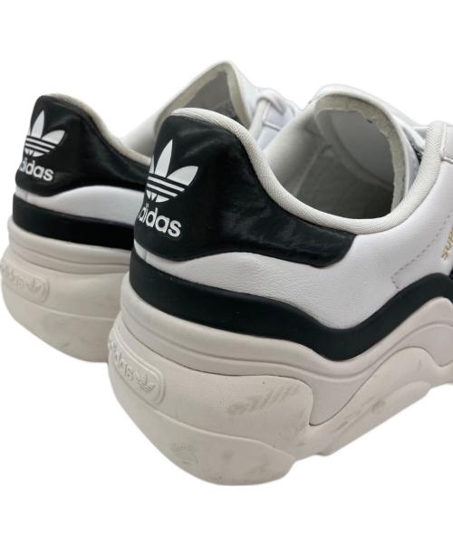 adidas（アディダス）adidas (アディダス) ローカットスニーカー ホワイト×ブラック サイズ:23.5の古着・服飾アイテム