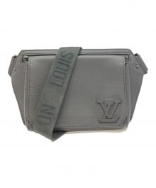LOUIS VUITTON（ルイ ヴィトン）の古着「ボディーバッグ」｜ブラック