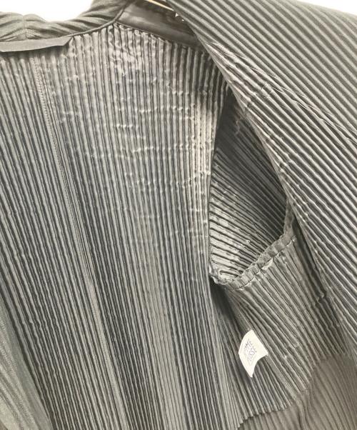 HOMME PLISSE ISSEY MIYAKE（オム プリッセ イッセイ ミヤケ）HOMME PLISSE ISSEY MIYAKE (オム プリッセ イッセイ ミヤケ) プリーツジャケット ブラック サイズ:Freeの古着・服飾アイテム