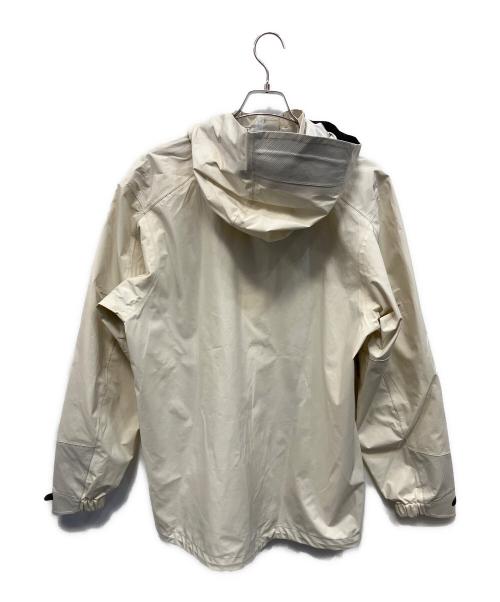 and wander（アンドワンダー）and wander (アンドワンダー) マウンテンパーカー ホワイト サイズ:Mの古着・服飾アイテム