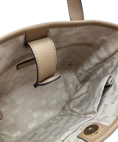 MICHAEL KORS（マイケル・コース）MICHAEL KORS (マイケル・コース) ハンドバッグ ベージュの古着・服飾アイテム