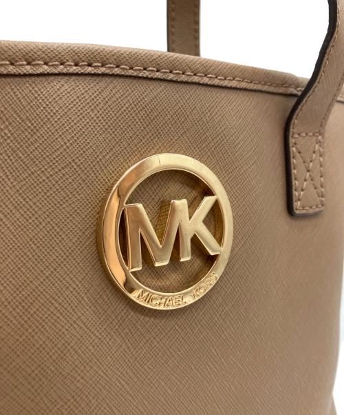 MICHAEL KORS（マイケル・コース）MICHAEL KORS (マイケル・コース) ハンドバッグ ベージュの古着・服飾アイテム
