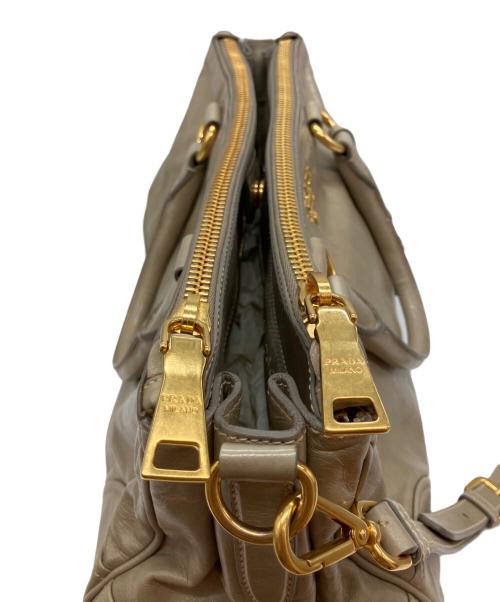 PRADA（プラダ）PRADA (プラダ) 2WAYバッグ ベージュの古着・服飾アイテム