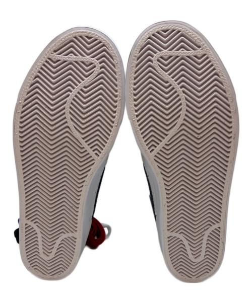 NIKE（ナイキ）NIKE (ナイキ) ローカットスニーカー ホワイト×ベージュ サイズ:26cmの古着・服飾アイテム